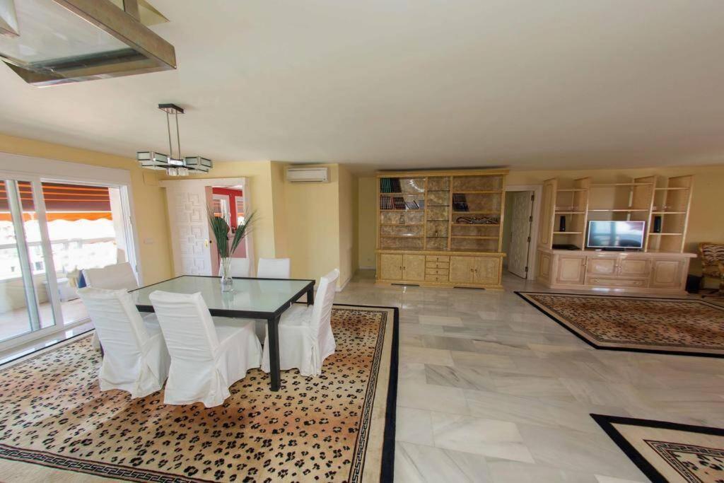 Penthouse With Private Pool, Hot Tub Jacuzzi With Sea Views And Chill-Out Zone, Close To The Sea มาร์เบยา ภายนอก รูปภาพ
