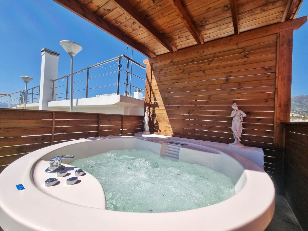 Penthouse With Private Pool, Hot Tub Jacuzzi With Sea Views And Chill-Out Zone, Close To The Sea มาร์เบยา ภายนอก รูปภาพ